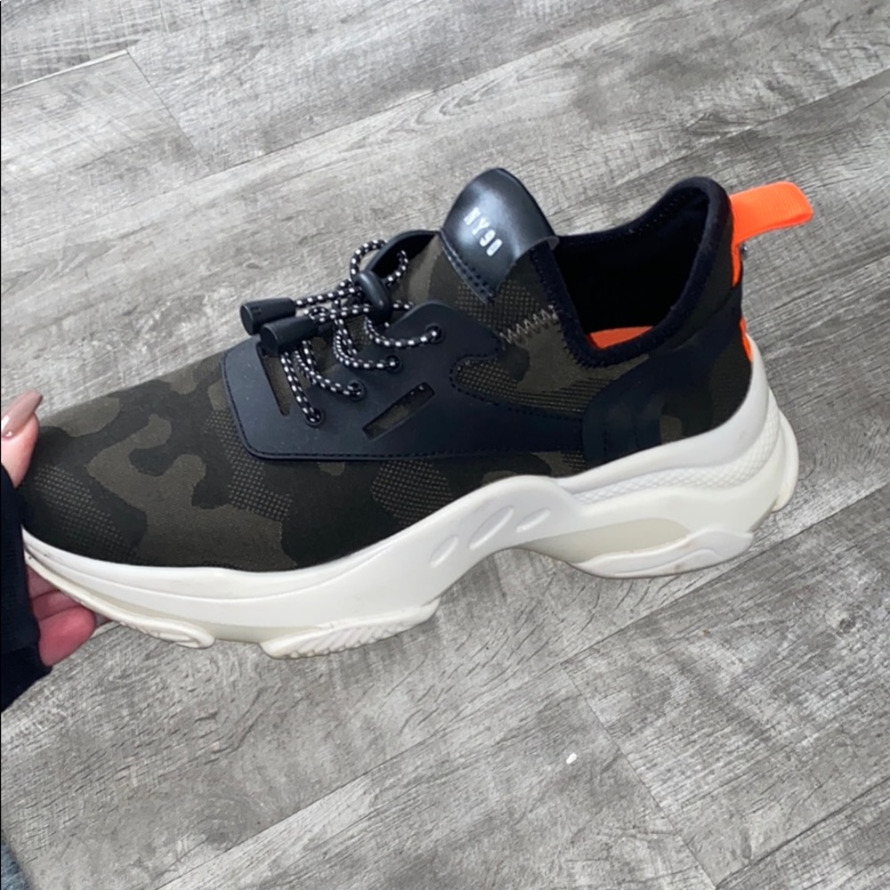 Steve Madden NY90 Athletic Shoes